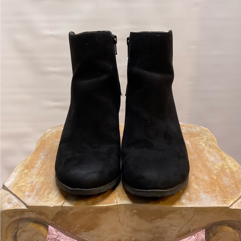A New Day Style Candyce black ankle boots size 8